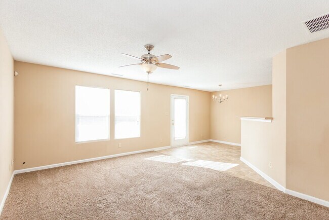 Foto del edificio - 834 Littleton Dr