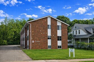 Building Photo - 47 Rhodes Ave