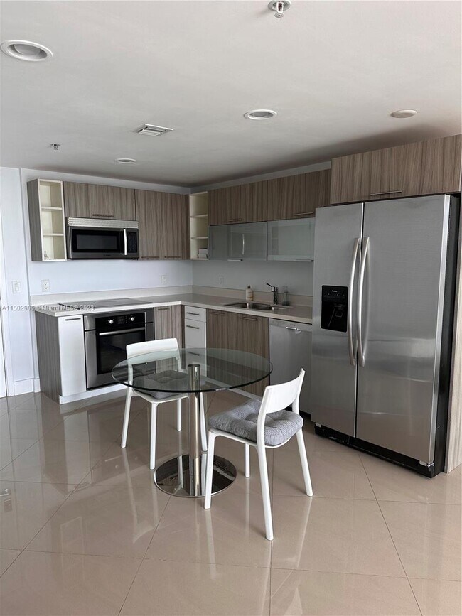 Foto del edificio - 6700 Indian Creek Dr