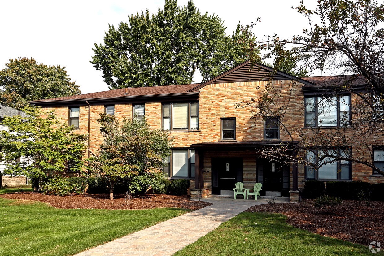 Building Photo - 617 E Lincoln Ave