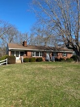 Building Photo - 242 White Pine Dr