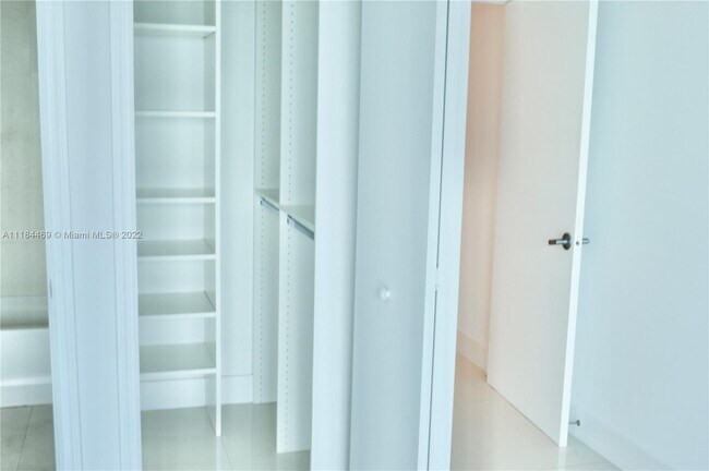 Foto del edificio - 60 SW 13th St