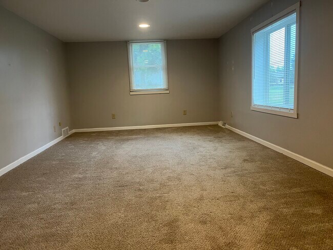 Livingroom - 503 Elm St