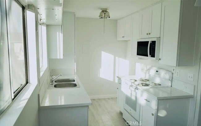 Foto del edificio - 23232 Orange Ave