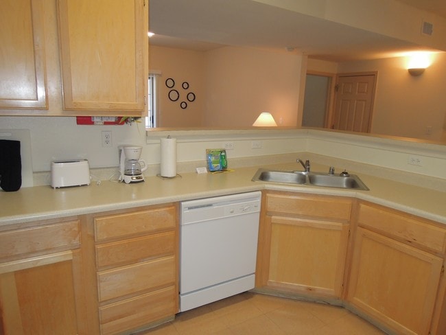 Building Photo - Canyon Village Los Alamos