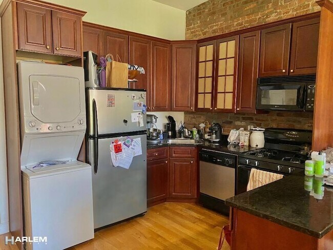 Foto del edificio - 246 W 132nd St