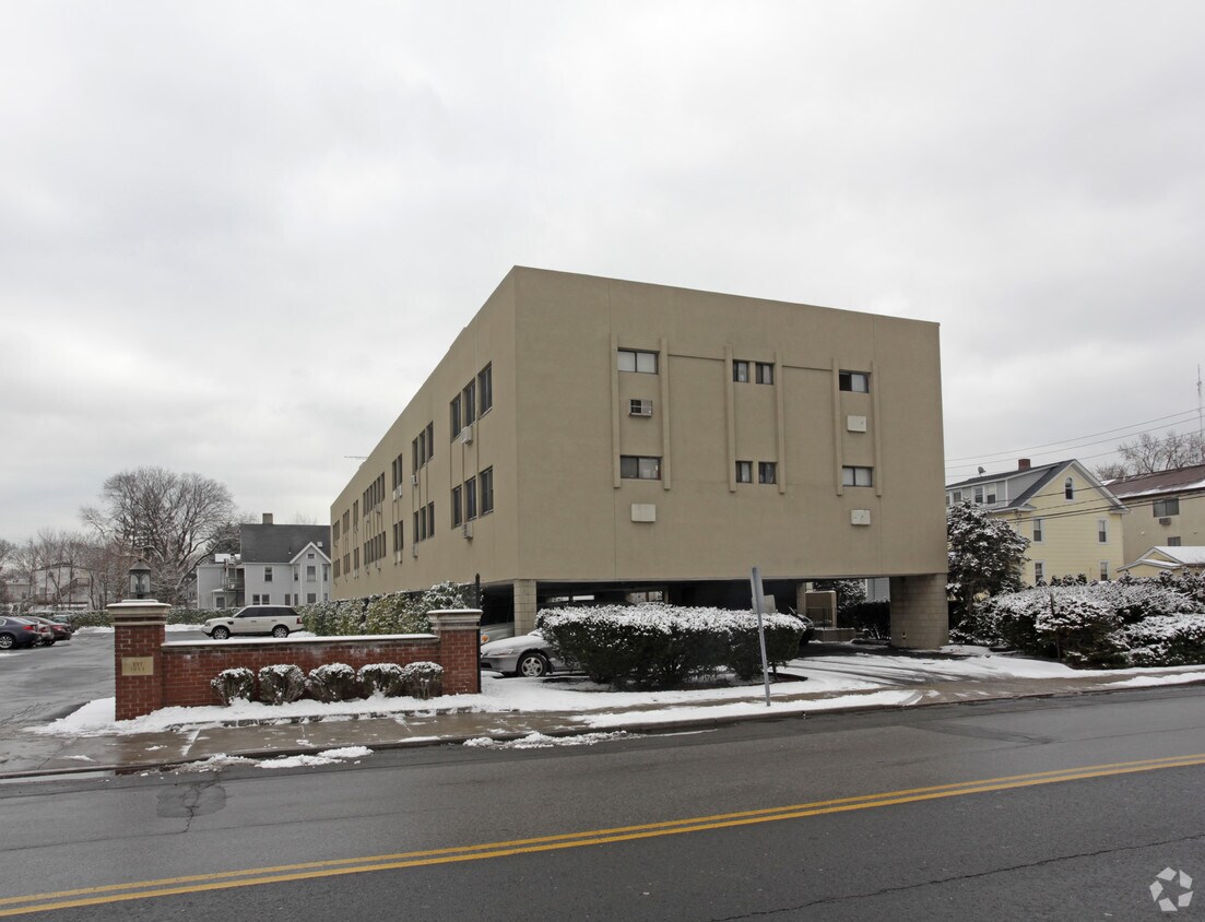 Building Photo - Cove Point