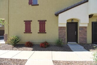 Building Photo - 2725 E Mine Creek Rd