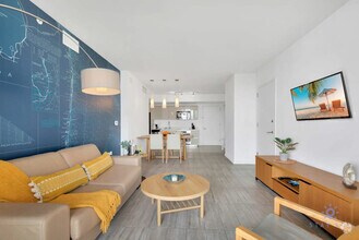 Building Photo - 2602 E Hallandale Beach Blvd