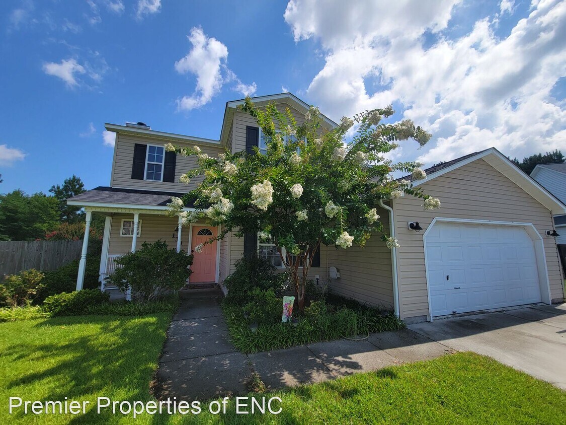 4 br, 2.5 bath House 130 Spain Drive House for Rent in Hubert, NC