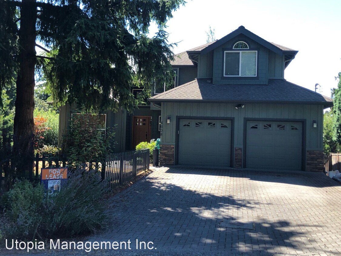 Primary Photo - 4 br, 3.5 bath House - 4608 East Oregon St...
