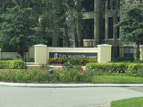 Building Photo - 2558 Robert Trent Jones Dr