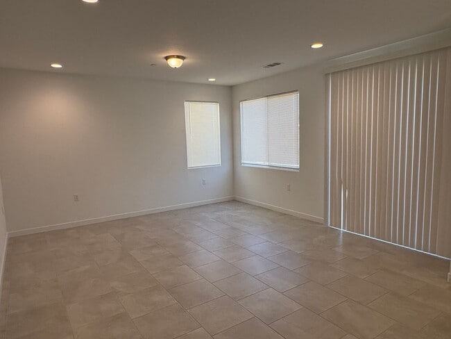 Building Photo - Welcome To This Charming Two-Story Home Ne...