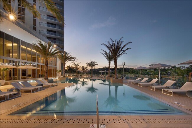 Foto del edificio - 16385 Biscayne Blvd