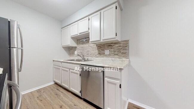 Building Photo - 1824 N Washington Ave