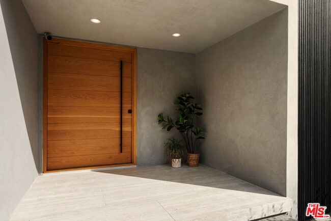 Foto del edificio - 2422 Apollo Dr