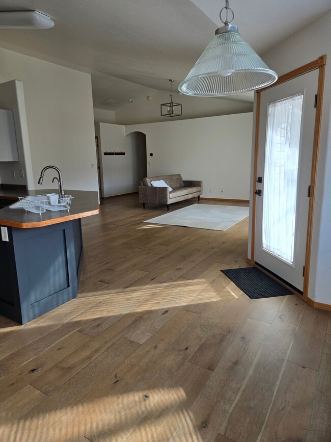 Building Photo - 2470 Ironwood Ave