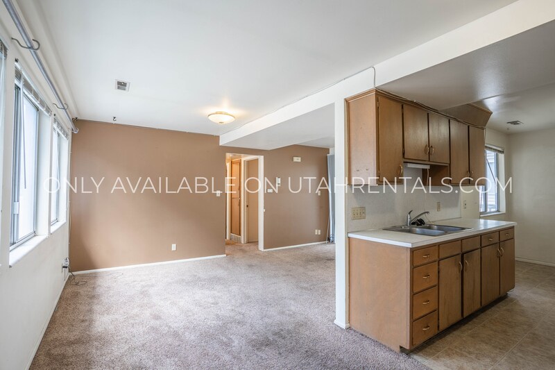 343 100 N Unit 12, Provo, UT 84606 Condo for Rent in Provo, UT