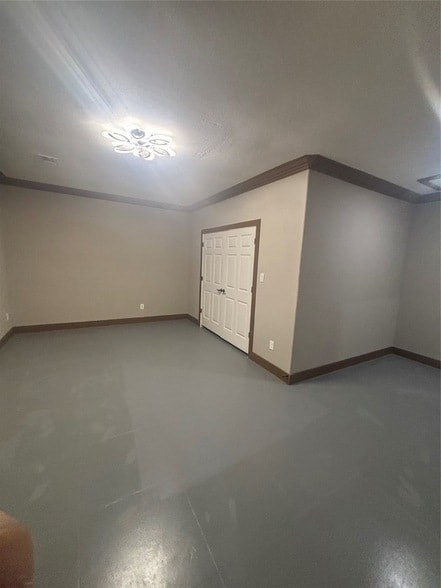 Foto del edificio - 9480 Plum Grove Rd