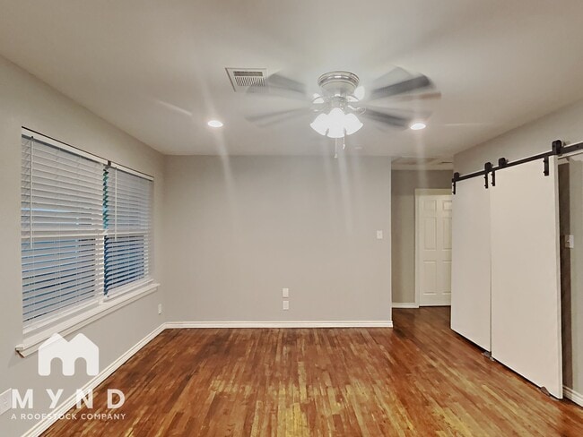 Building Photo - 509 Cynisca St