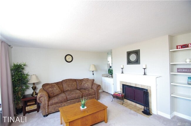 Building Photo - 2 br, 1.5 bath House - 1305 S Puget Dr B-22