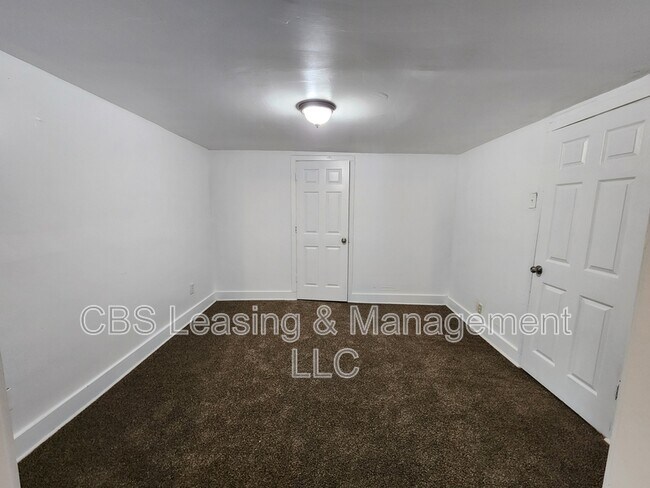 Foto del edificio - 23 Mason Dr