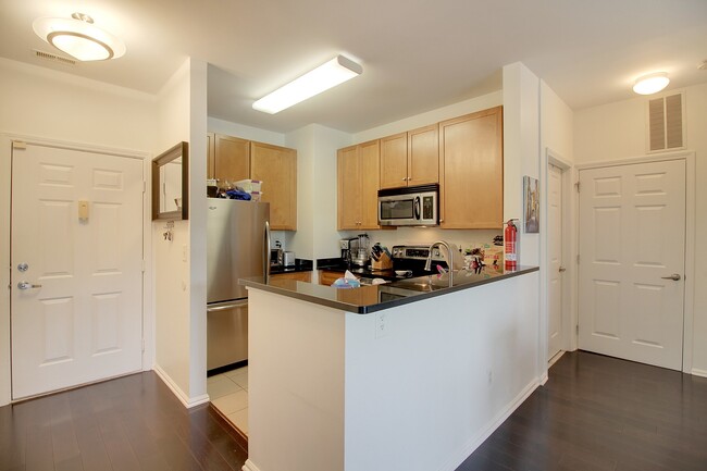 Building Photo - 26 Ave at Port Imperial