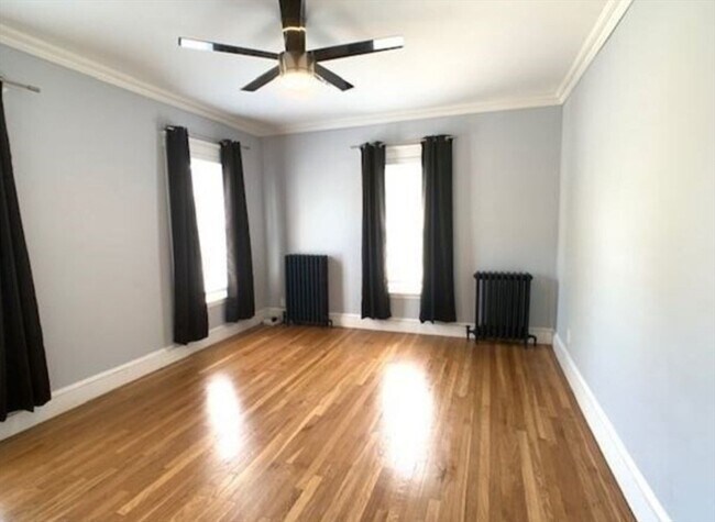 Foto del edificio - 323 Bainbridge St