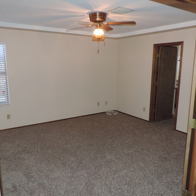 Foto del edificio - Country Club Estates Home