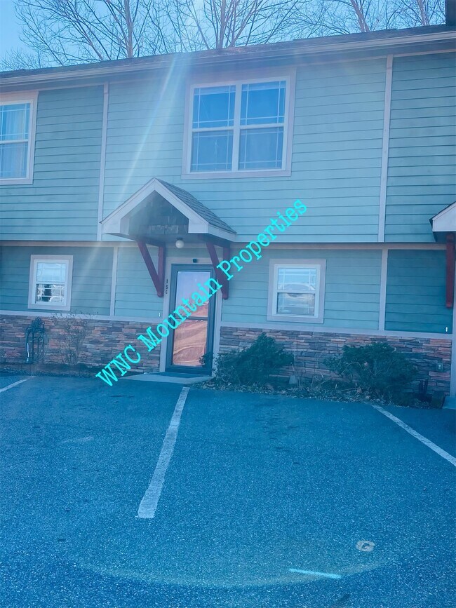 Building Photo - 15 Lees Creek Rd
