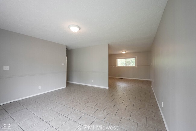 Building Photo - 5925 Sunwood Dr