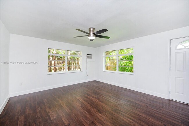 Building Photo - 2922 SW 30th Ct  B Coconut Grove Fl 33133