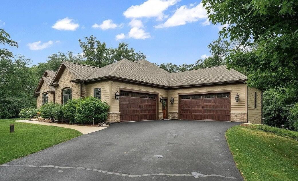 Foto principal - 9N660 Whispering Springs Ln
