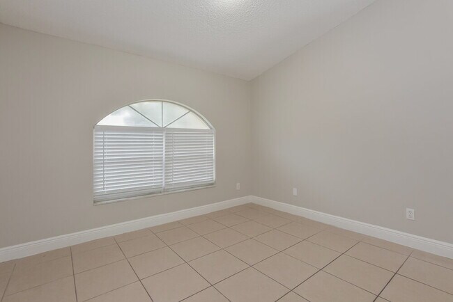 Building Photo - 5176 Heatherstone Ct