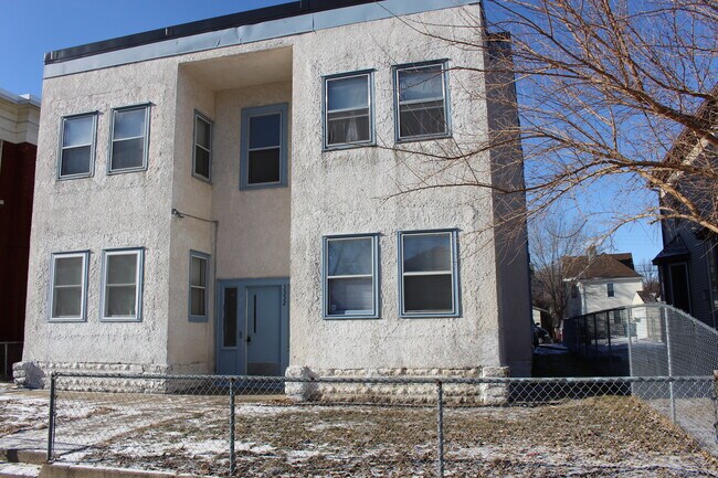 Building Photo - 3332 4th Ave S