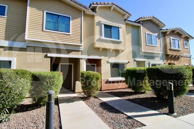 Building Photo - 7323 E Belleview St