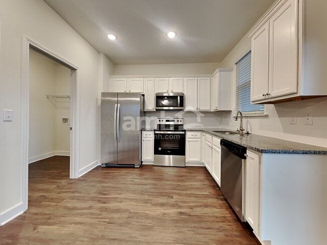 Foto del edificio - 1003 Tan Tara Trl