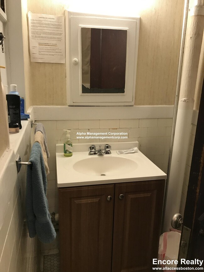 Building Photo - 17-19 Washington St. Unit 515