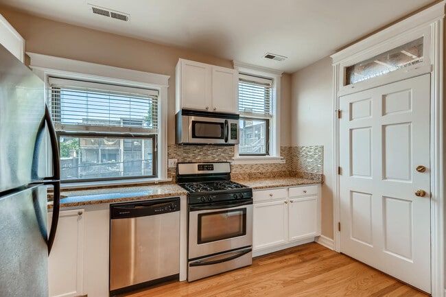 Kitchen - 4613 N Paulina St