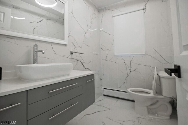 Foto del edificio - 519 E Shore Trail