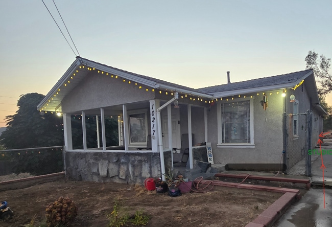 Building Photo - 10217 Yorba St