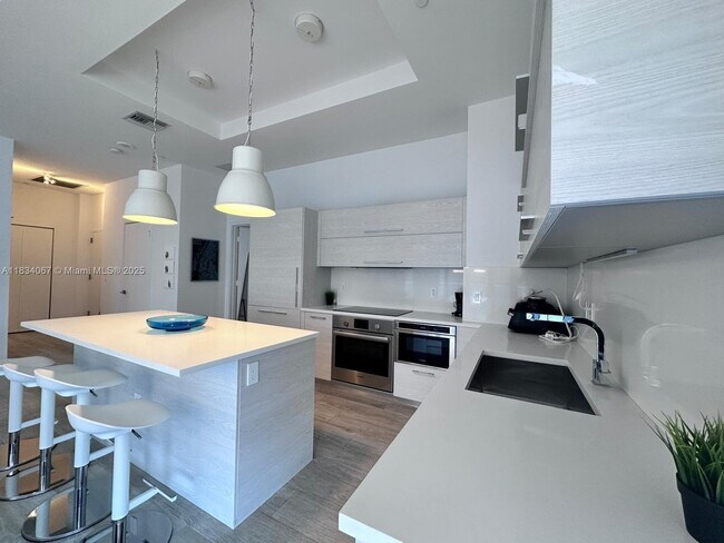 Foto del edificio - 45 SW 9th St
