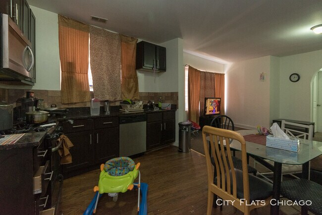 Foto del edificio - 2065 W Jarvis Ave
