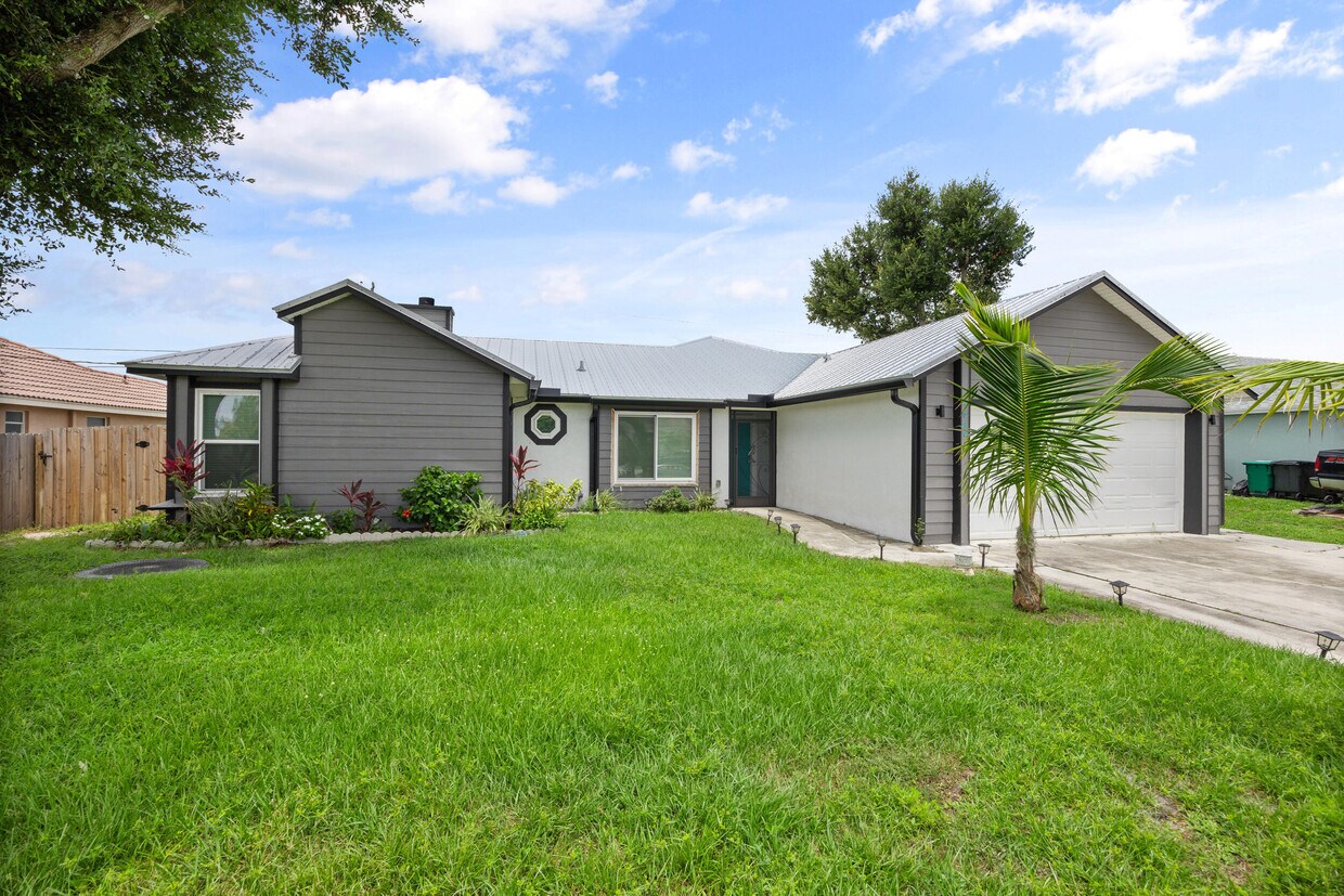 Primary Photo - 3989 SW Jarmer Rd