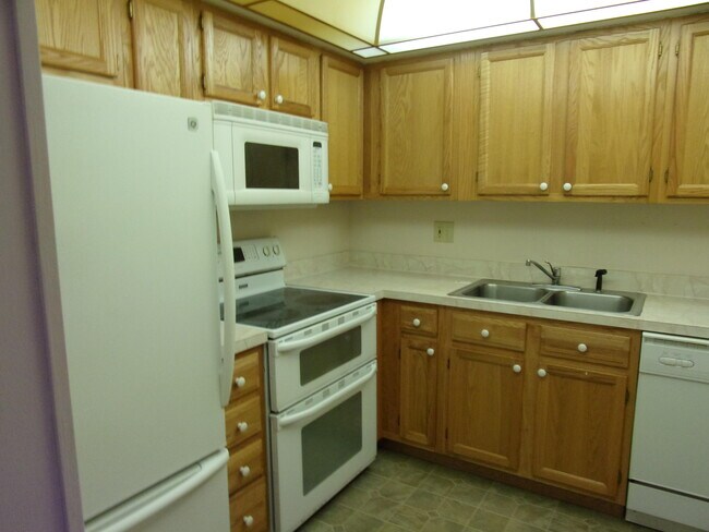 Building Photo - 950 S Kanner Hwy