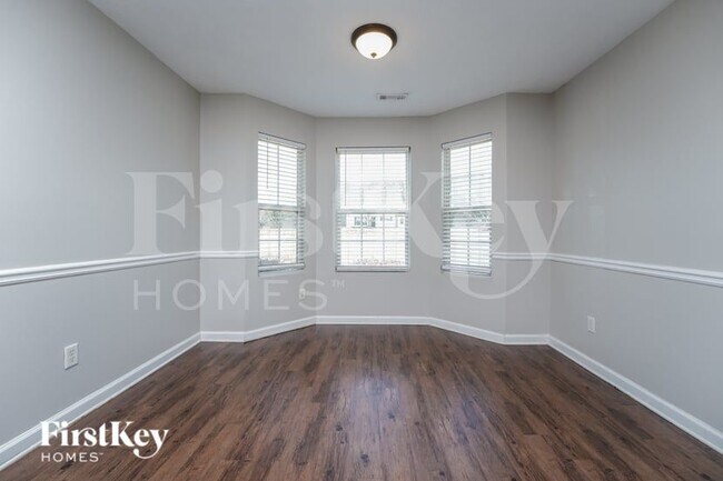 Foto del edificio - 526 George Tate Dr