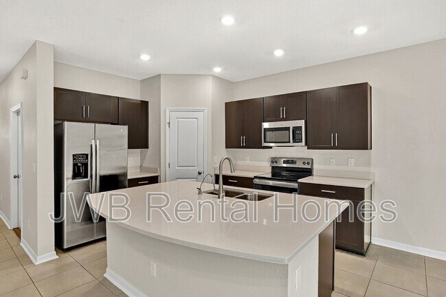 Foto del edificio - 330 Annies Pl