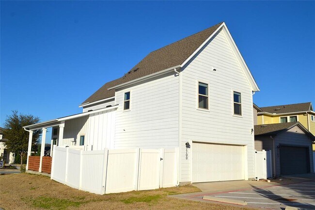 Foto del edificio - 7700 Norah Dr