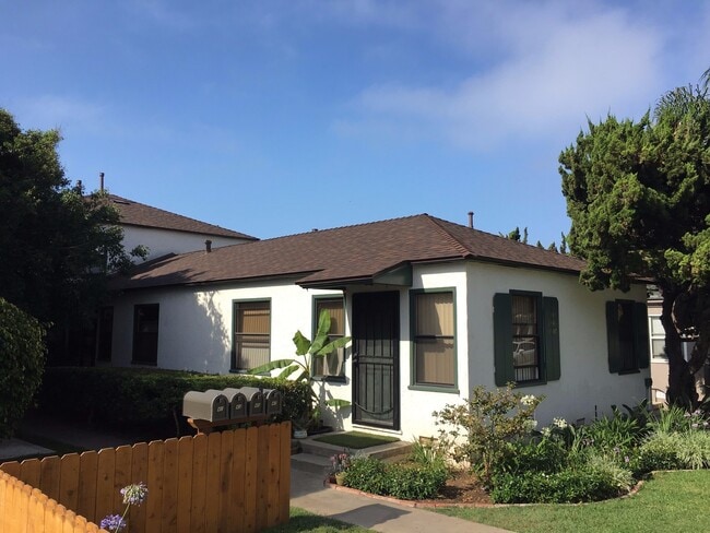 Building Photo - 1043 Diamond St