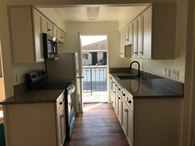 Foto del edificio - 5931 Birch St